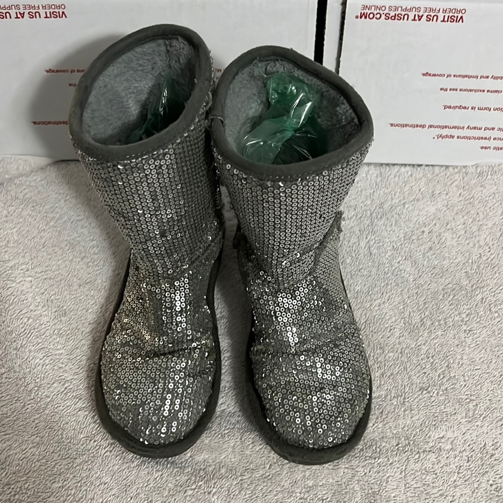 Sparkly Sketchers Toasty Toes Girls Sparkly Silver Sequins Boot